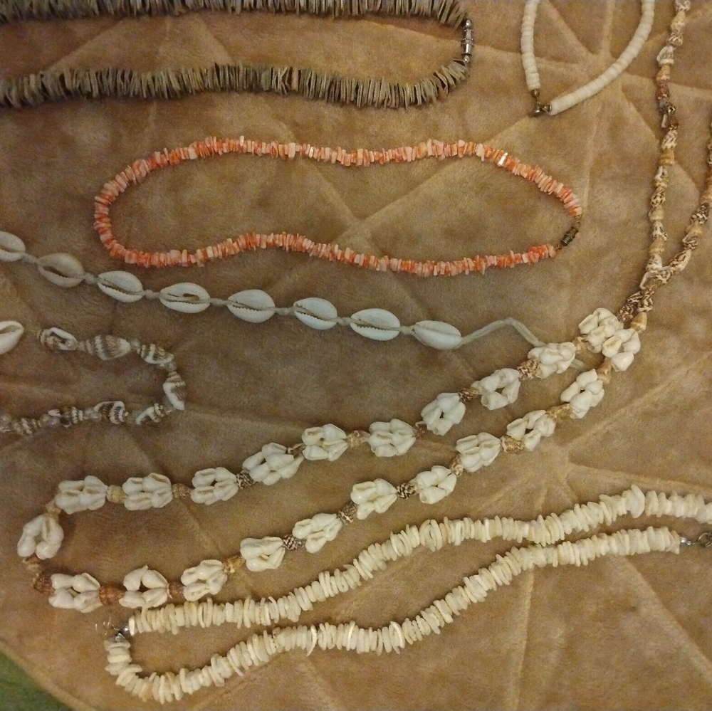 Authentic Vintage Shell Necklaces - Picture 7 of 16